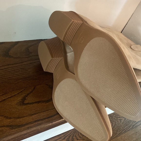 Boots - Picture 3 of 5